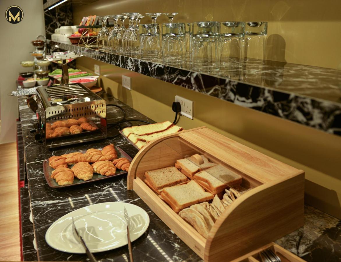 Muscat Express Hotel エクステリア 写真